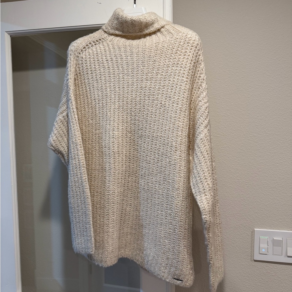 Abercrombie & Fitch Cream Knit Accessory